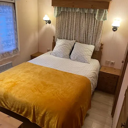 Mobilhome Des Quatre Terres Holiday home *